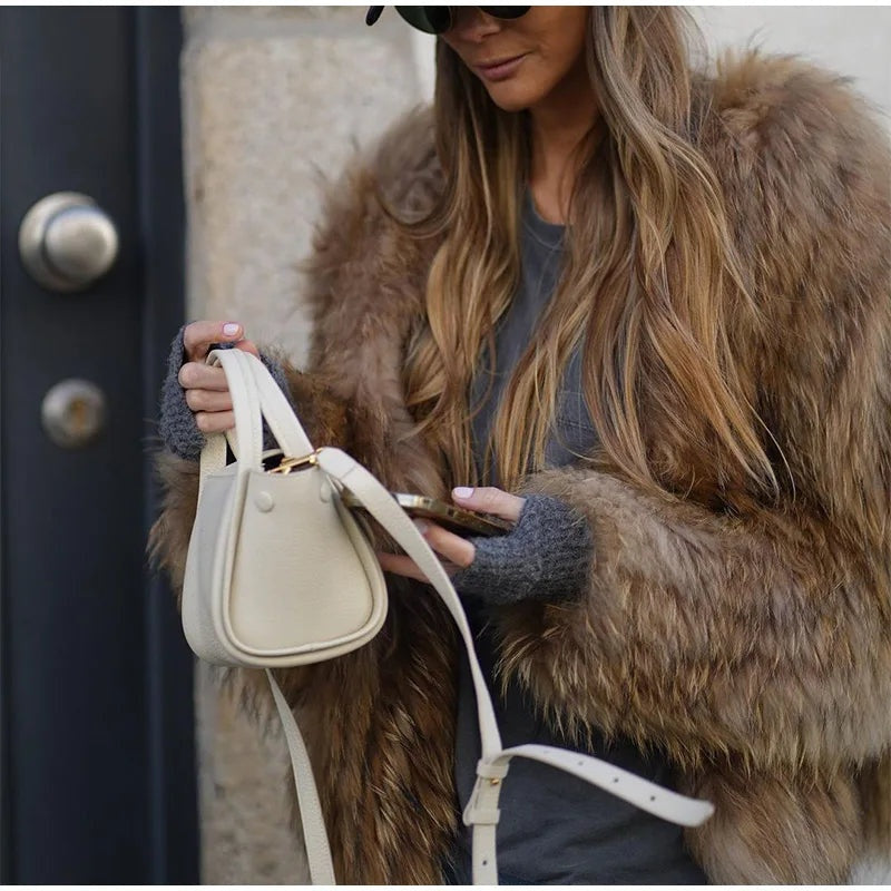 Leonor | Casaco de Pelo Curto Mulher Oversize