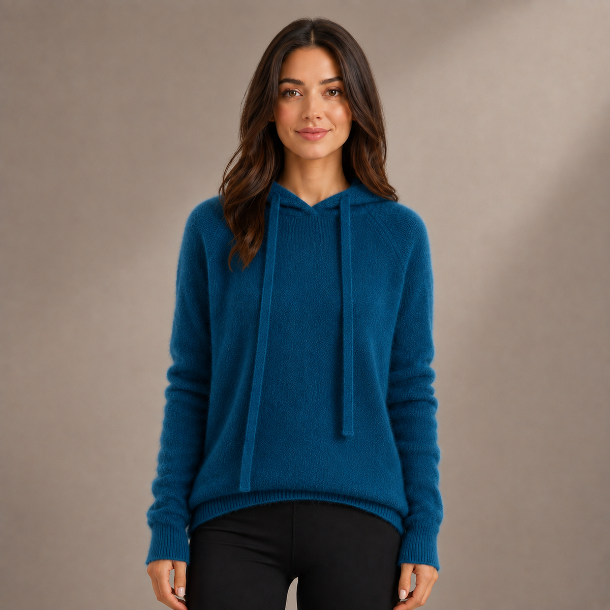 Camisola de Senhora com Gola Alta e Capuz