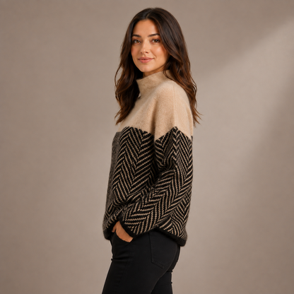 Camisola de Senhora com Gola Alta e Padrão Chevron