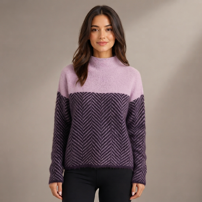 Camisola de Senhora com Gola Alta e Padrão Chevron