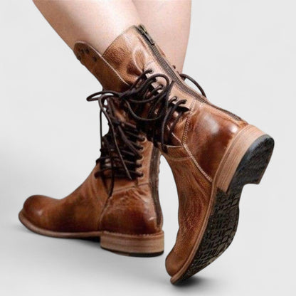 Constança | Botas Militares de Couro Mulher Cano Médio com Atacadores