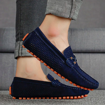 Dinis | Mocassins de Camurça Perfurada Homem Slip-On Detalhe Metálico