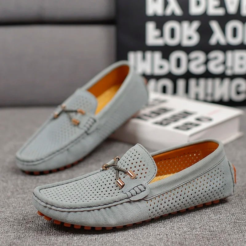 Dinis | Mocassins de Camurça Perfurada Homem Slip-On Detalhe Metálico