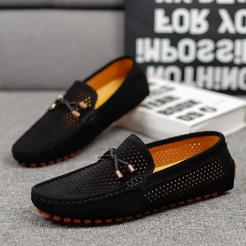 Dinis | Mocassins de Camurça Perfurada Homem Slip-On Detalhe Metálico