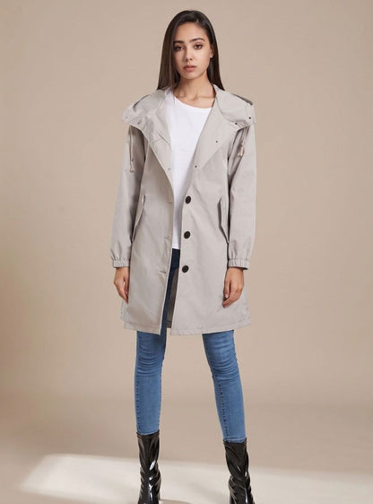 Elisabete | Trench Coat Impermeável Mulher com Capuz Botões