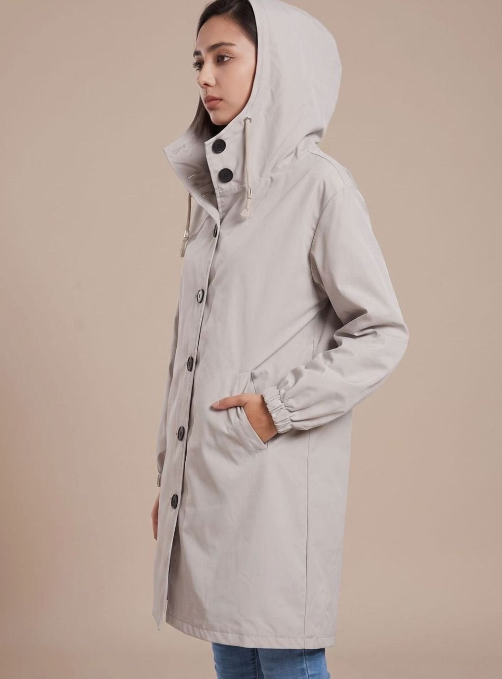 Elisabete | Trench Coat Impermeável Mulher com Capuz Botões