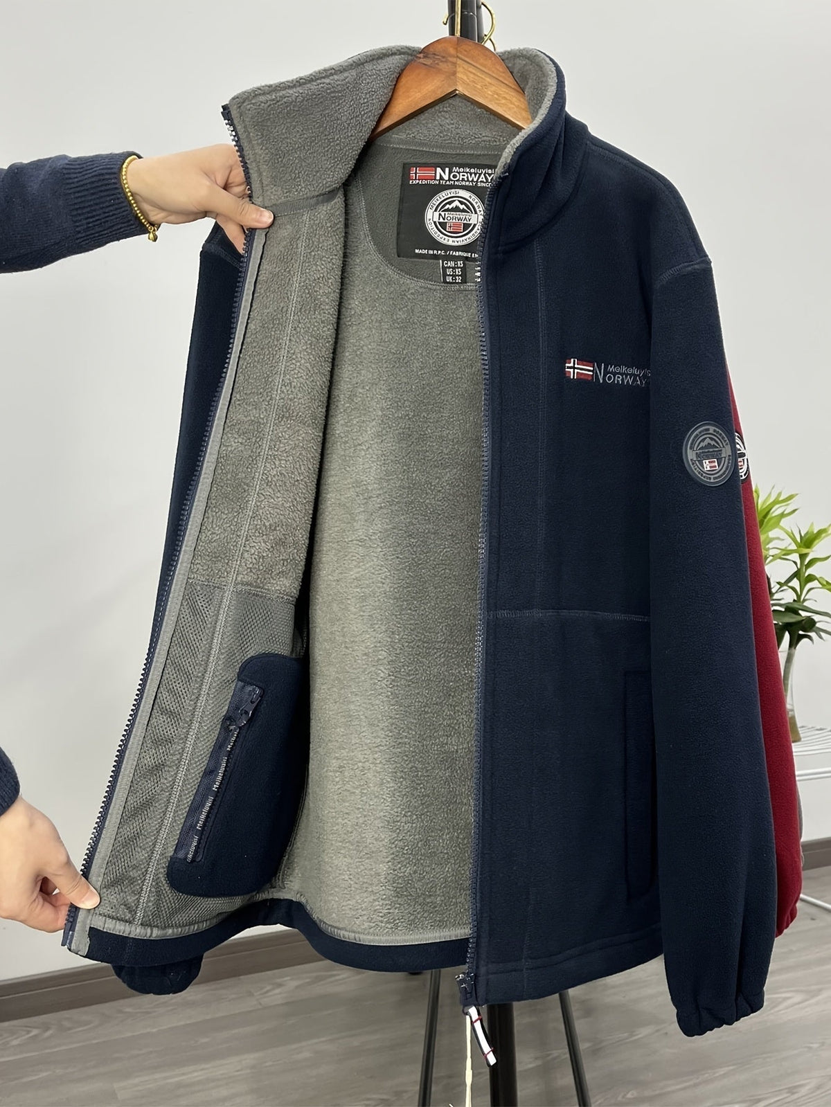 Gilberto | Veste Polar Homem Gola Alta com Fecho
