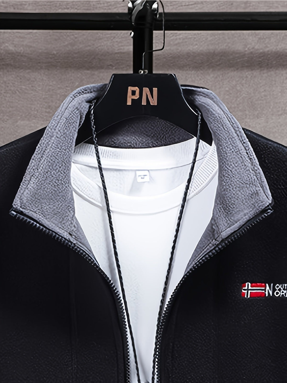 Gilberto | Veste Polar Homem Gola Alta com Fecho