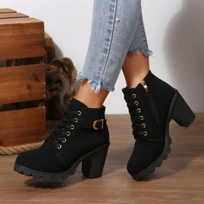 Inês | Botins de Camurça Mulher Salto Chunky com Atacadores
