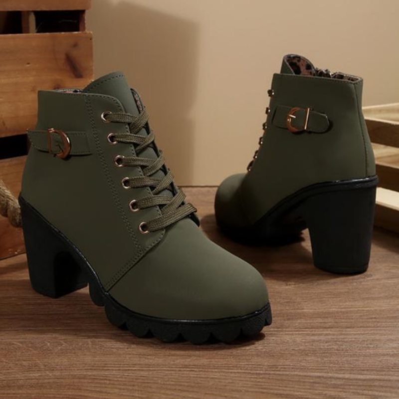 Inês | Botins de Camurça Mulher Salto Chunky com Atacadores