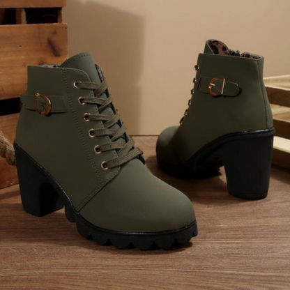 Inês | Botins de Camurça Mulher Salto Chunky com Atacadores