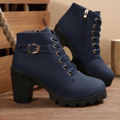 Inês | Botins de Camurça Mulher Salto Chunky com Atacadores