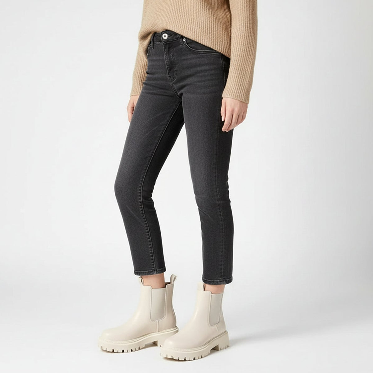 Noemi | Women's Chunky Lug Sole Chelsea Boots Elastic Side