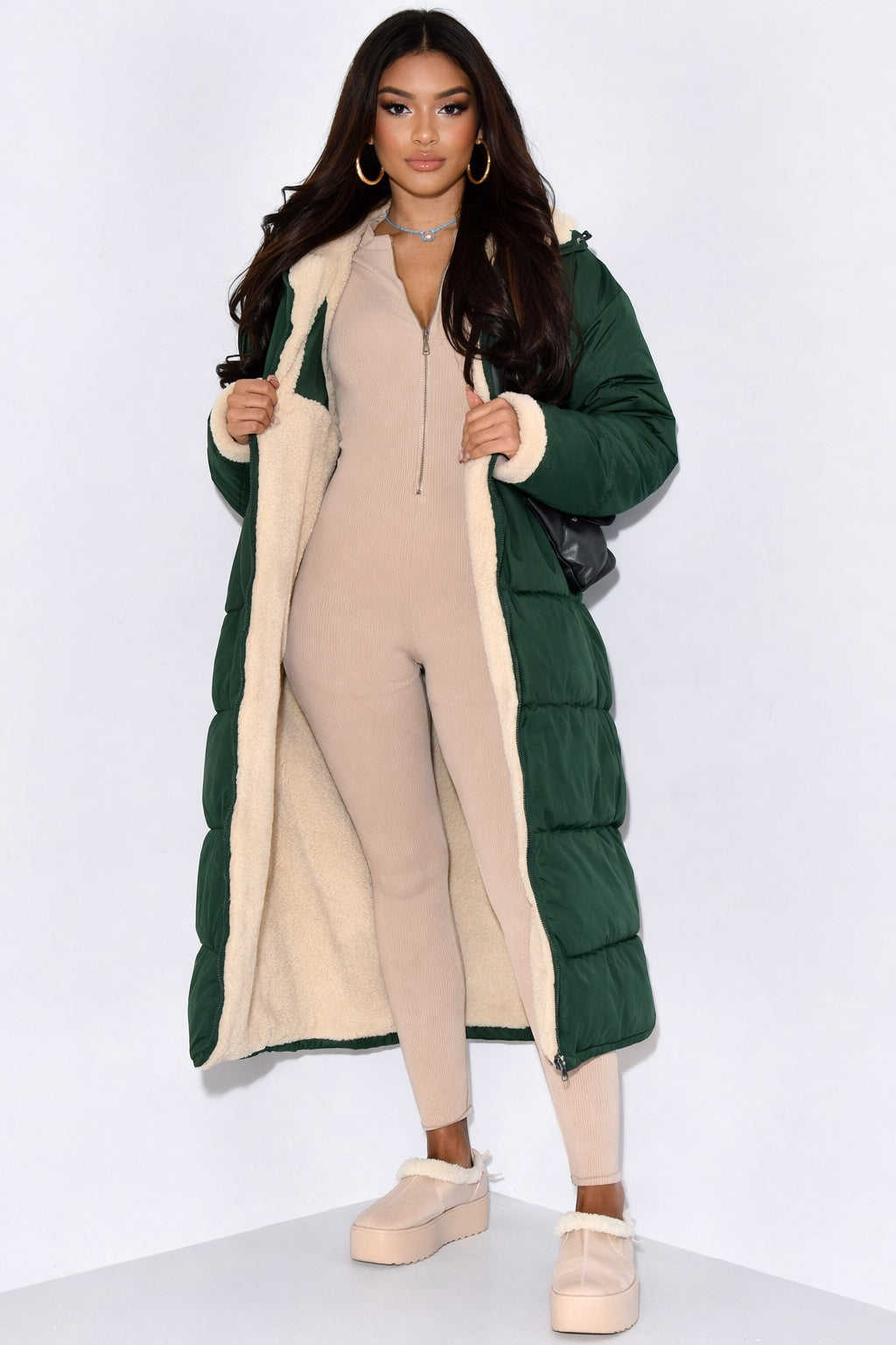Inês | Parka Acolchoada Comprida Mulher com Capuz Forro Borreguinho