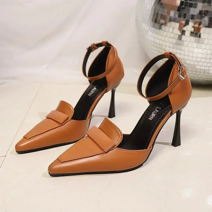 Irina | Stilettos de Couro Vegan Mulher Bico Apontado Tira Tornozelo