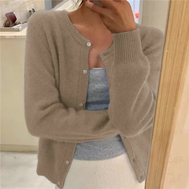 Leonor | Cardigan de Malha Suave Mulher Decote Redondo com Botões