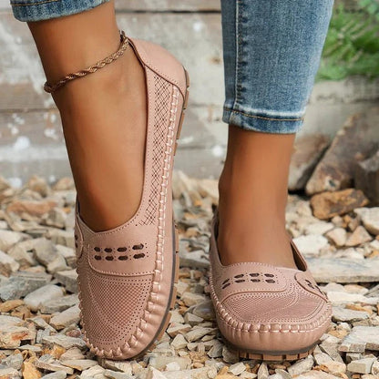 Lúcia | Mocassins Ortopédicos Perfurados Mulher Sola Plana