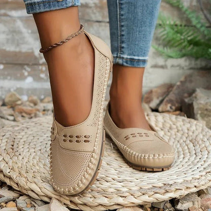Lúcia | Mocassins Ortopédicos Perfurados Mulher Sola Plana