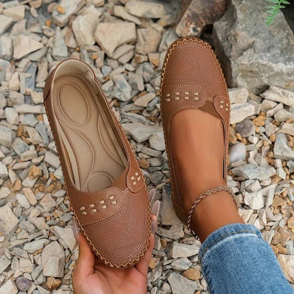 Lúcia | Mocassins Ortopédicos Perfurados Mulher Sola Plana