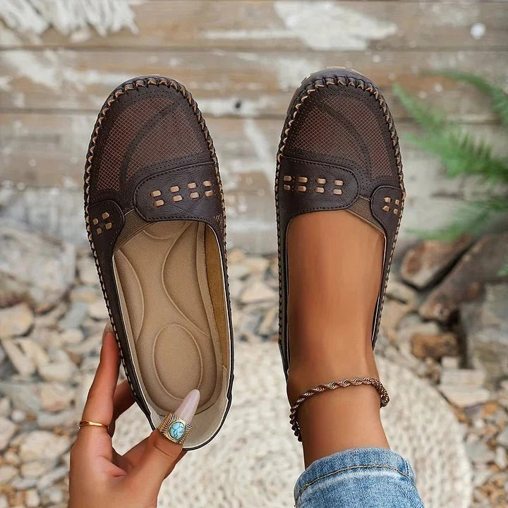 Lúcia | Mocassins Ortopédicos Perfurados Mulher Sola Plana