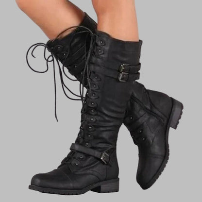 Madalena | Botas Militares Mulher Cano Alto Atacadores Fivela