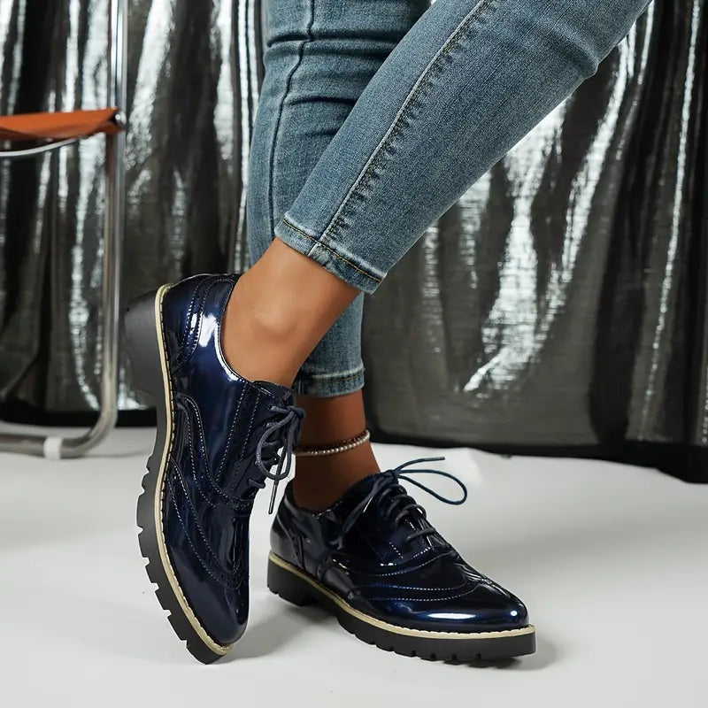 Madalena | Oxford de Verniz Mulher com Detalhes Brogue