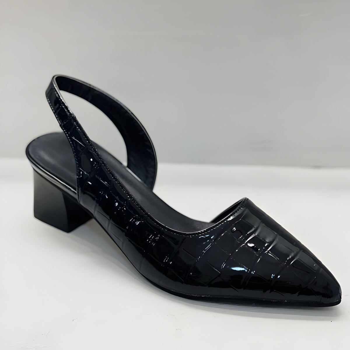 Manuela | Sapatos Oxford Mulher Slingback Bico Fino Salto Baixo