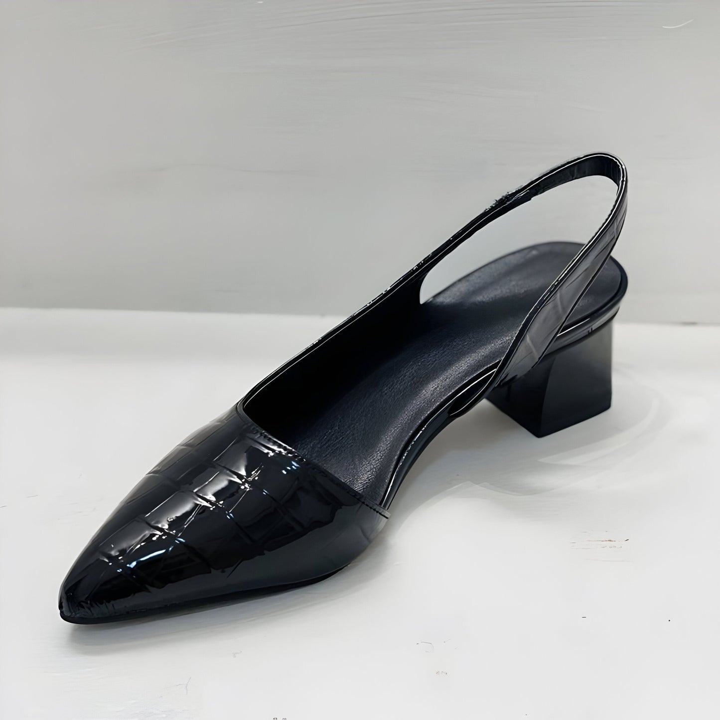 Manuela | Sapatos Oxford Mulher Slingback Bico Fino Salto Baixo