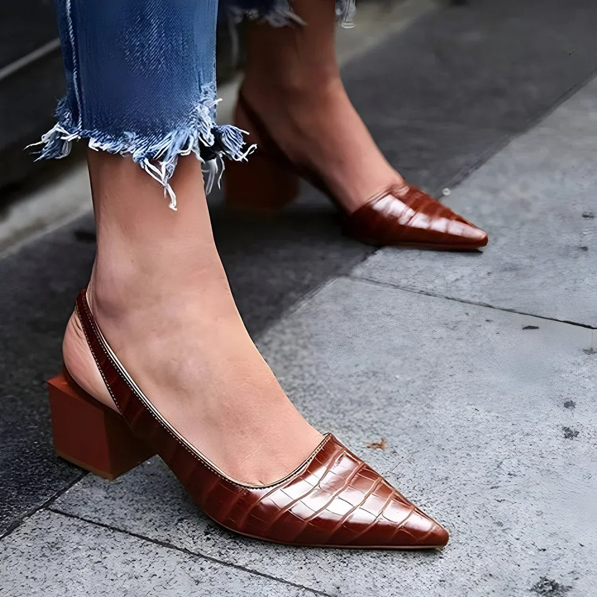 Manuela | Sapatos Oxford Mulher Slingback Bico Fino Salto Baixo