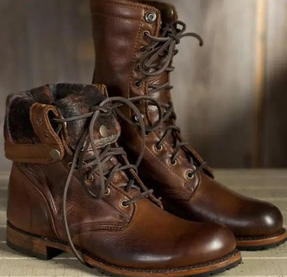 Marta | Botas Militares de Pele Mulher Atacadores Cano Médio