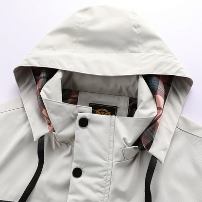 Martim | Parka Impermeável Homem com Capuz Múltiplos Bolsos