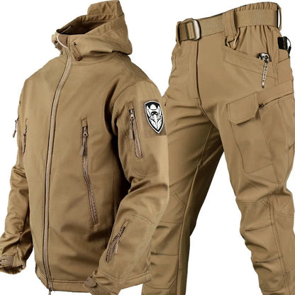 Salvador | Conjunto Tático Outdoor Homem Softshell com Capuz
