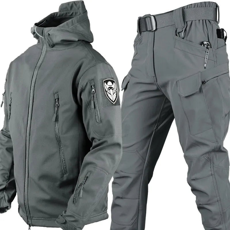 Salvador | Conjunto Tático Outdoor Homem Softshell com Capuz