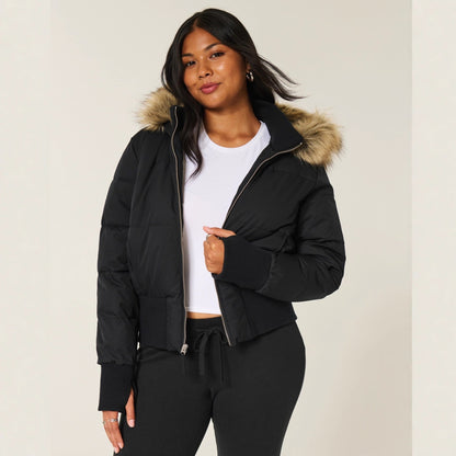 Sofia | Casaco Acolchoado Puffer Cropped Mulher com Capuz Pelo